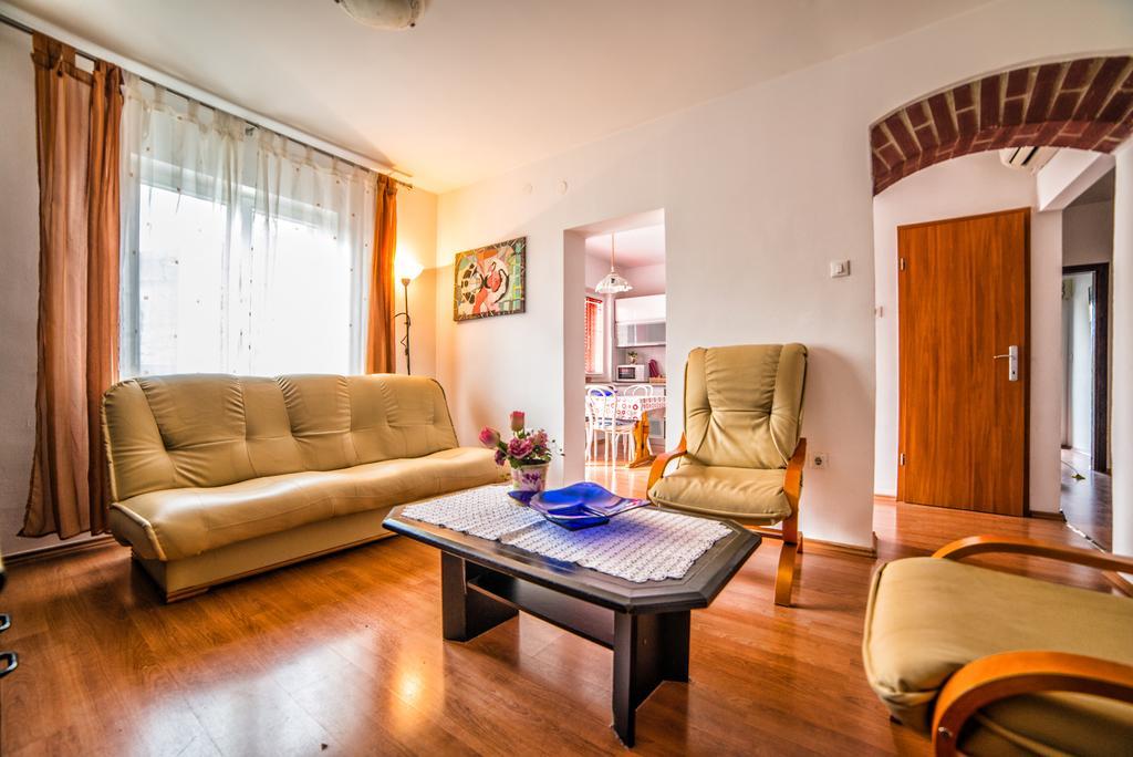 Apartment Iva Ровінь Екстер'єр фото
